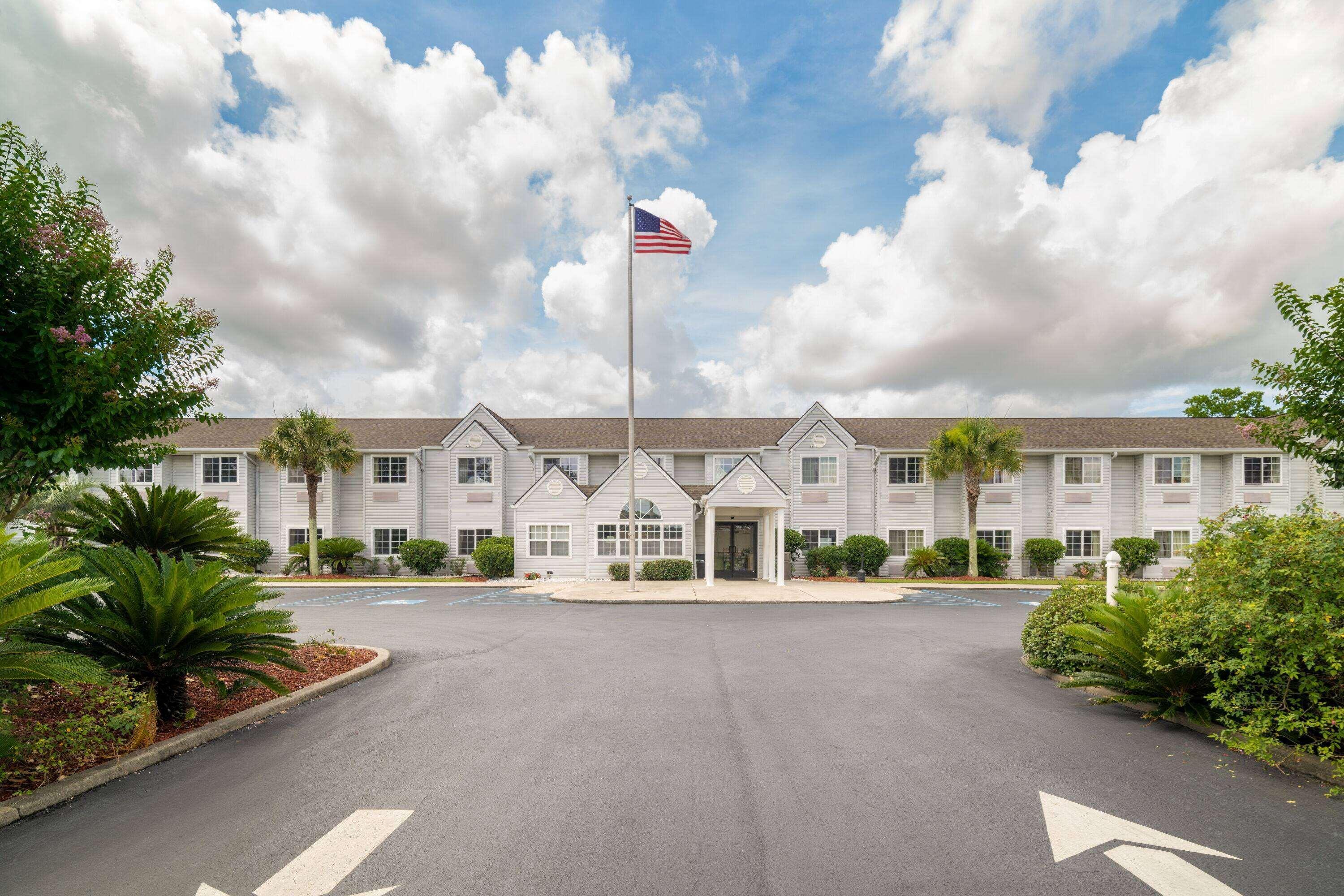 Microtel & By Wyndham Savannah/pooler Hotel
